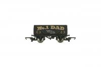R60323 Hornby 2026 Fathers Day Wagon